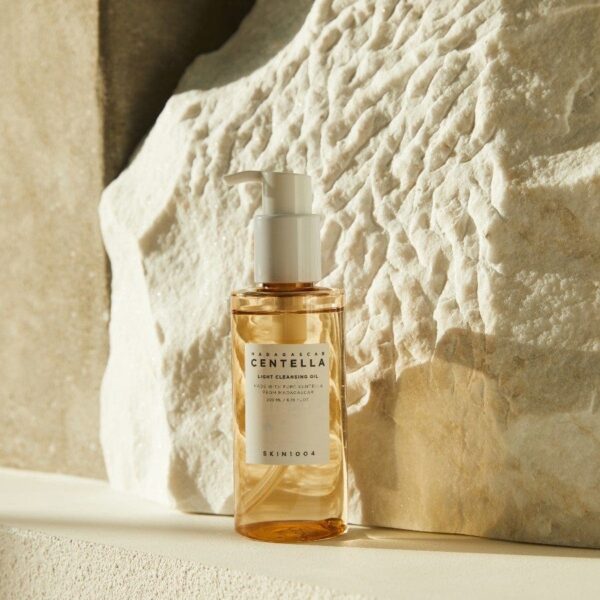 Madagascar Centella Light Cleansing Oil 200ml skin1004